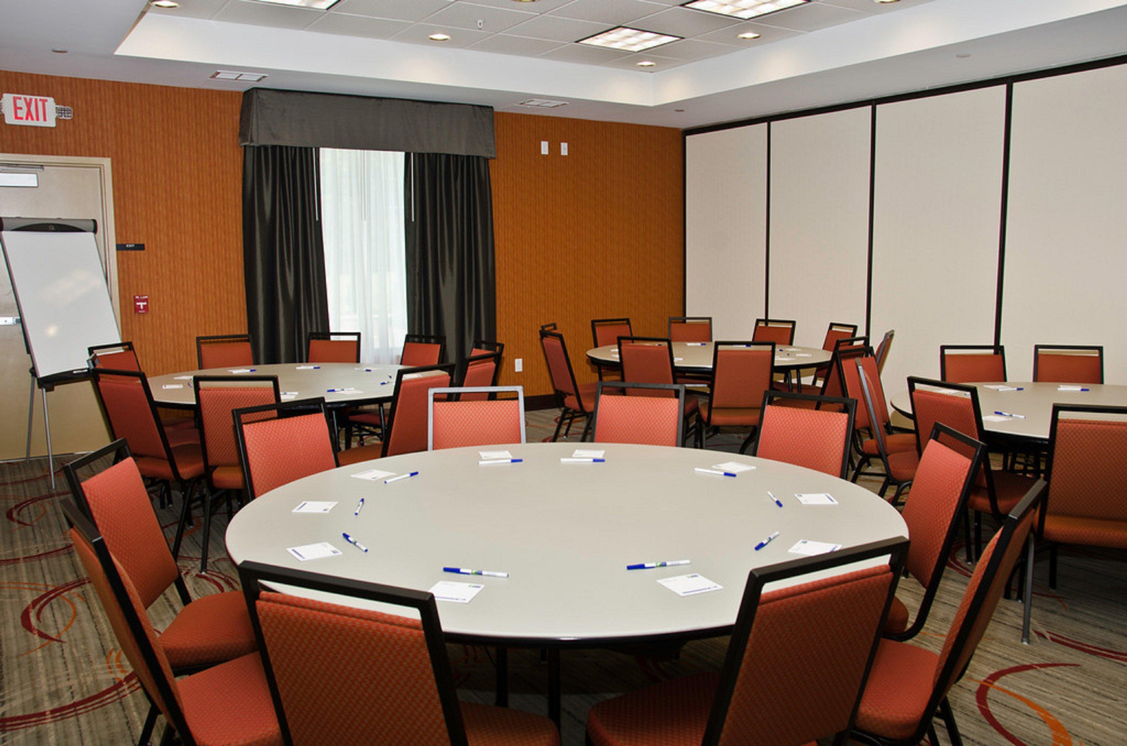 Holiday Inn Express & Suites Columbus - Easton Area By Ihg Gahanna Бізнес фото